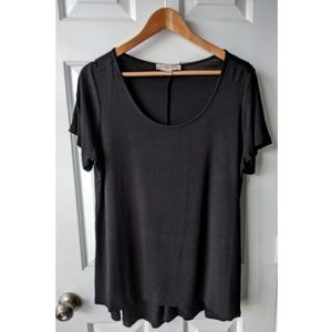 Soft jersey tee, longer in the back